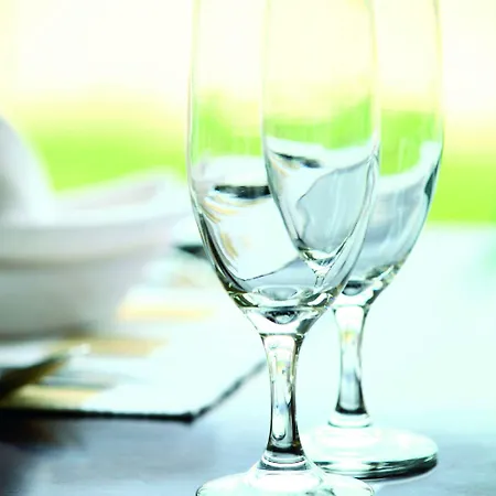 Отель Maritim Strandhotel Travemuende Любек